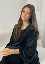 Load image into Gallery viewer, Velvet Abaya
